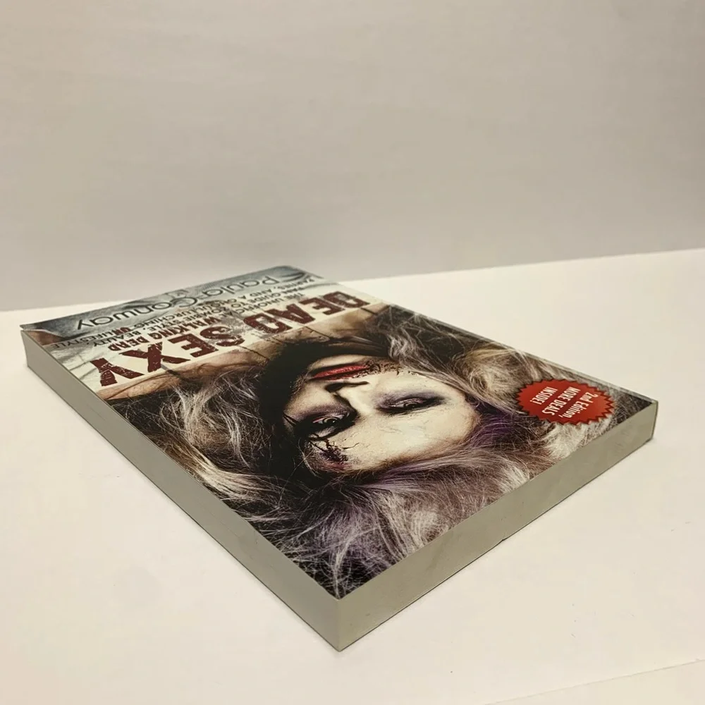 Dead Sexy The Walking Dead Fan Guide Zombie Style & Beauty Paperback